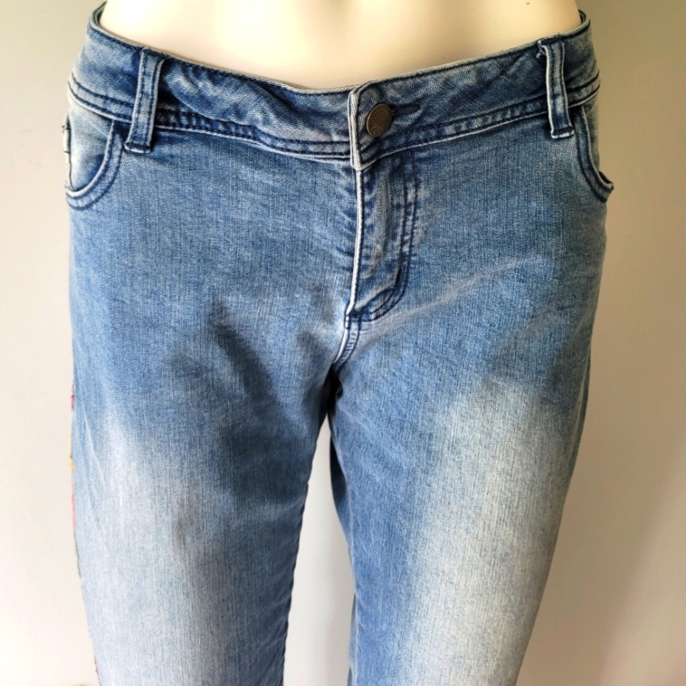 Manguun Girls Floral Embroidered Cropped Jeans Size 12